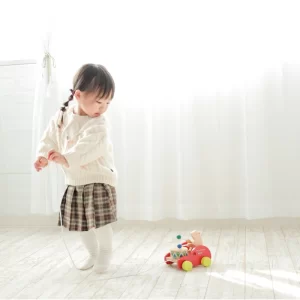 Montessori-Pull-along-Drumming-Bear4